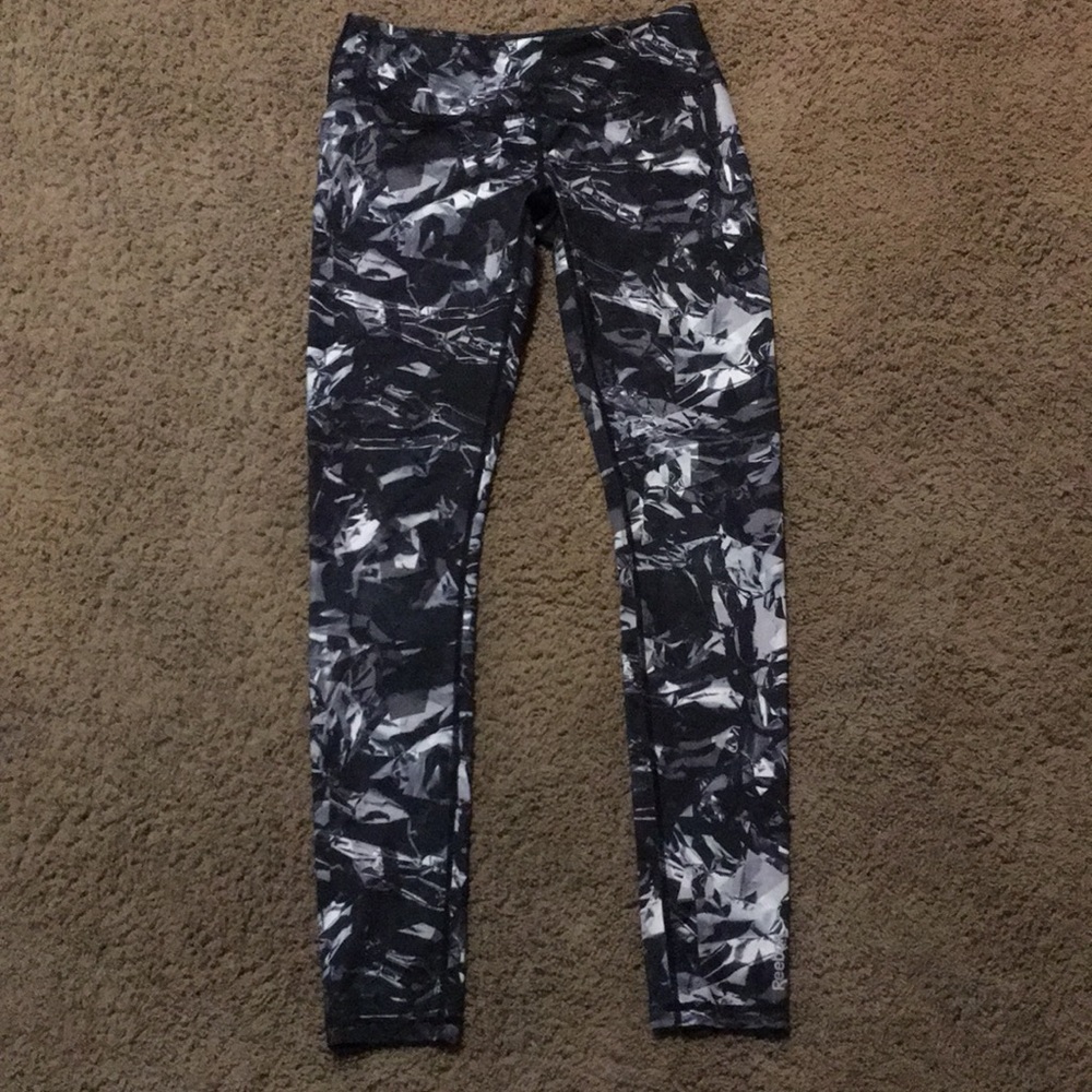 Reebok stretch black/white swirl print workout/running pants Sz S/M?